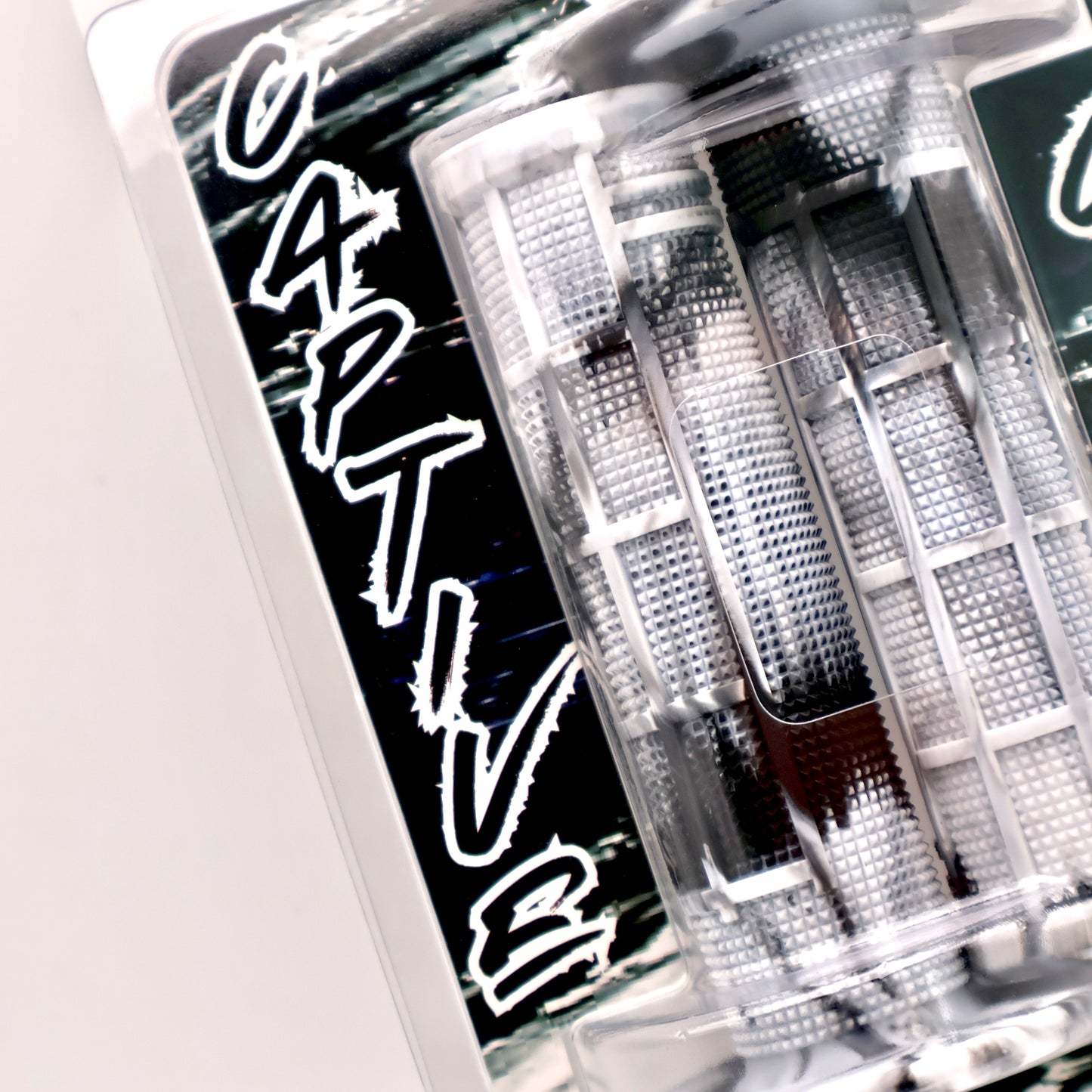 NEW .WHITE/BLACK Captive S.O.S. Half Waffle Grips